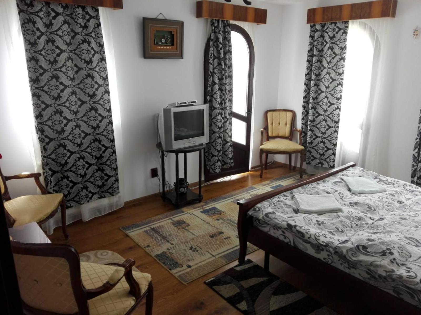 Vila Madudu Vălenii de Munte المظهر الخارجي الصورة