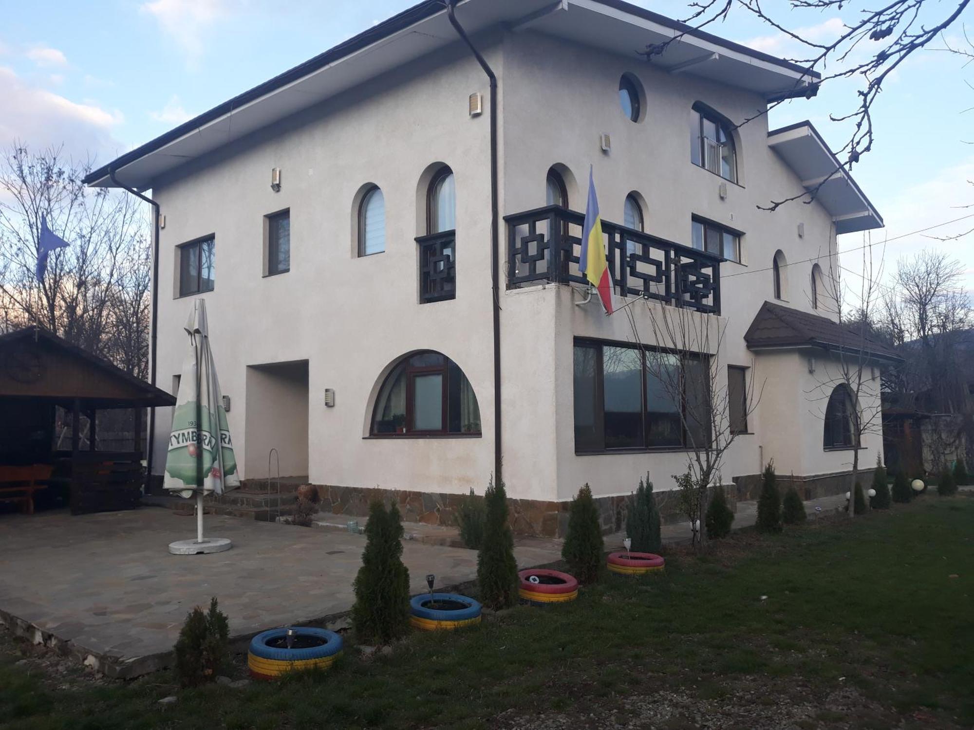 Vila Madudu Vălenii de Munte المظهر الخارجي الصورة